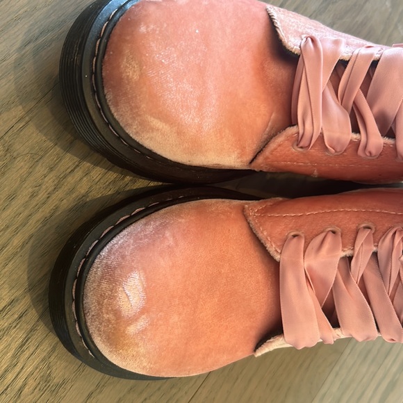 Doc Martin pink velvet boots - Picture 5 of 7